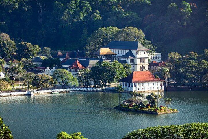 Kandy City Tour from Colombo - Photo 1 of 7